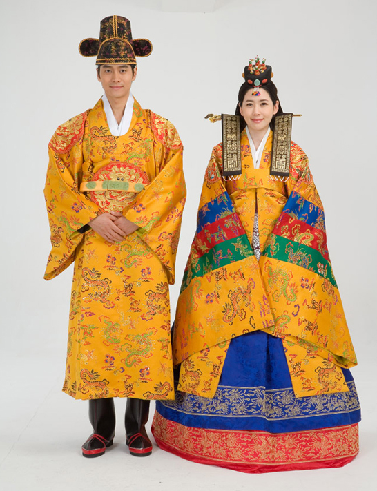 korean culture wedding dressphoto